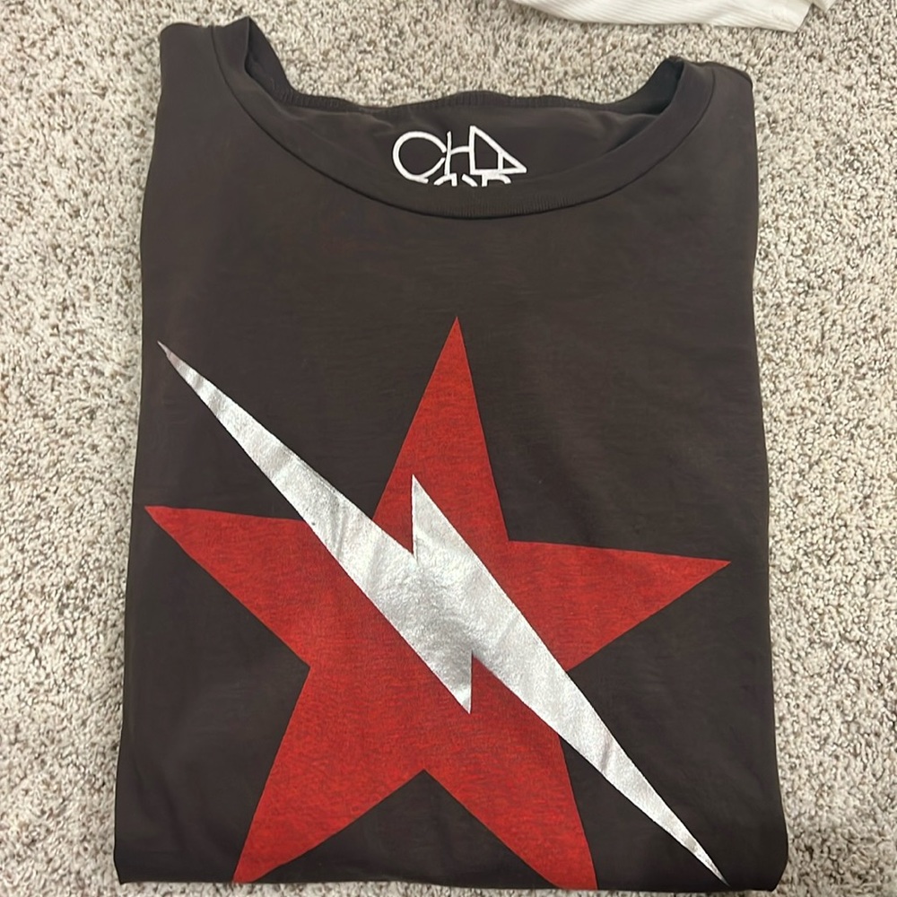 CHASER star and bolt t shirt super soft and barely worn